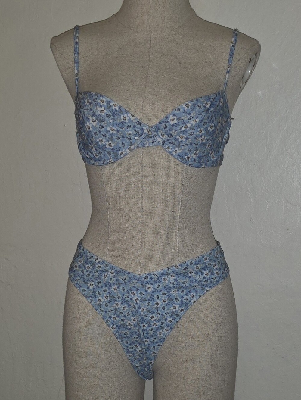 Abercrombie & Fitch Underwire Blue Floral Bikini Top Cheeky V Hipster Bottom